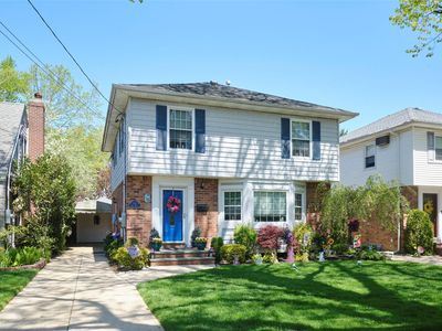 225 Oak Street, Floral Park, NY, 11001