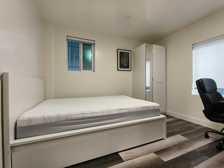 1280 W 37th Pl #D1S — Photo 14