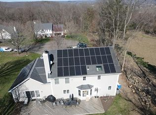 9 Canterbury Ln, Shelton, CT 06484
