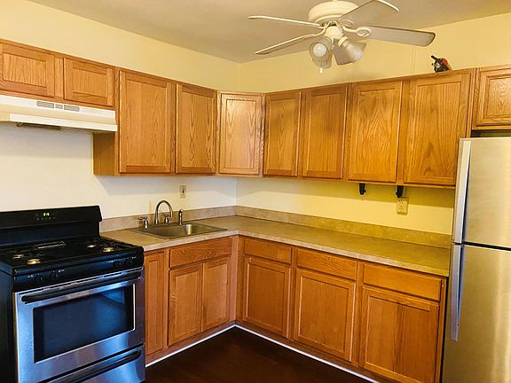 4th image of 741 S 11th St Floor 3
