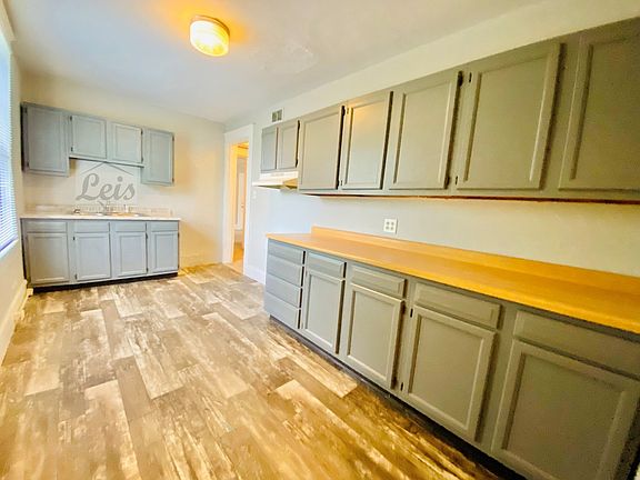 5th image of 222 1/2 Oakwood St #2
