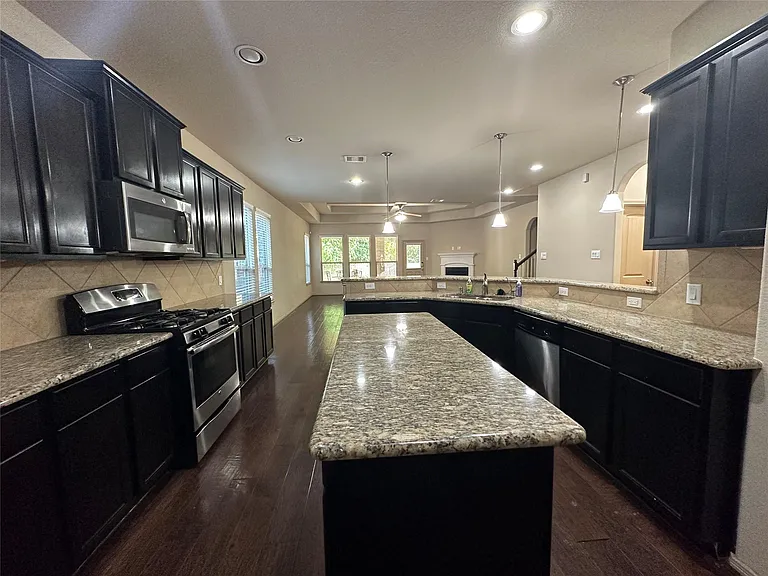 2423 Garden Shadow Dr — Photo 5