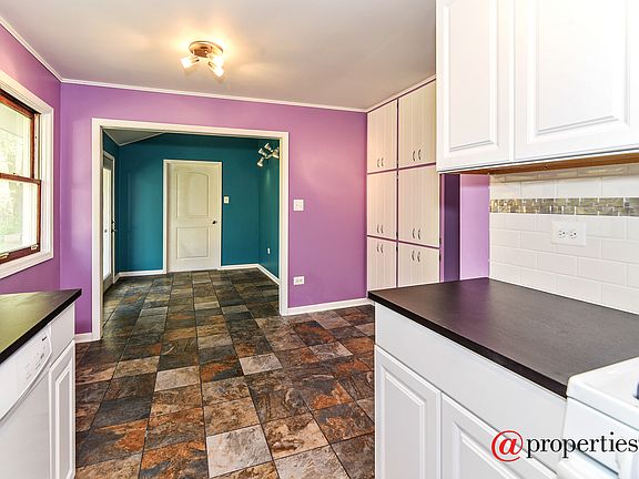 Kitchen / Breakfast Room