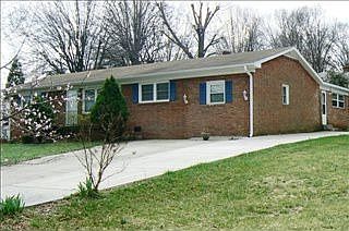 1st image of 621 Valley Dr
