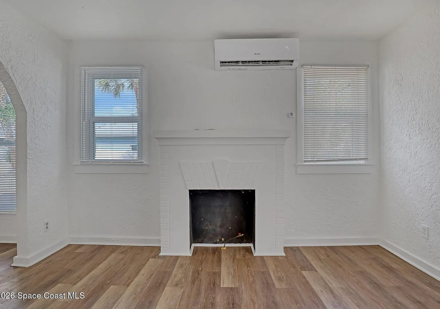 1 BR Apartment — Photo 4
