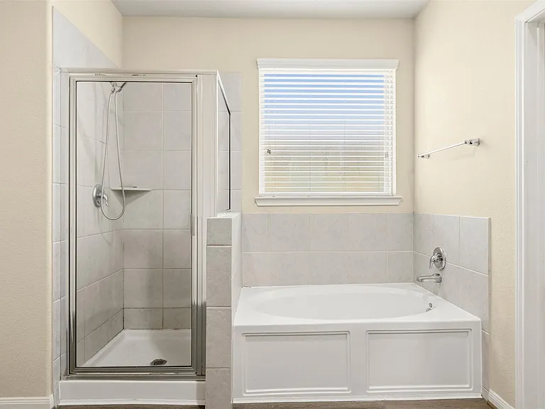 6131 Carpenters Cove Ln — Photo 18