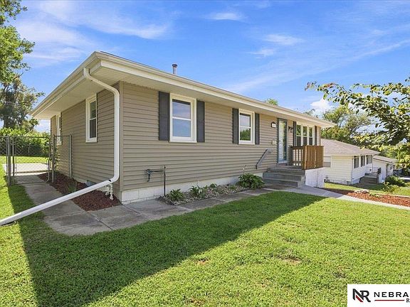 3rd image of 8607 Fowler Ave