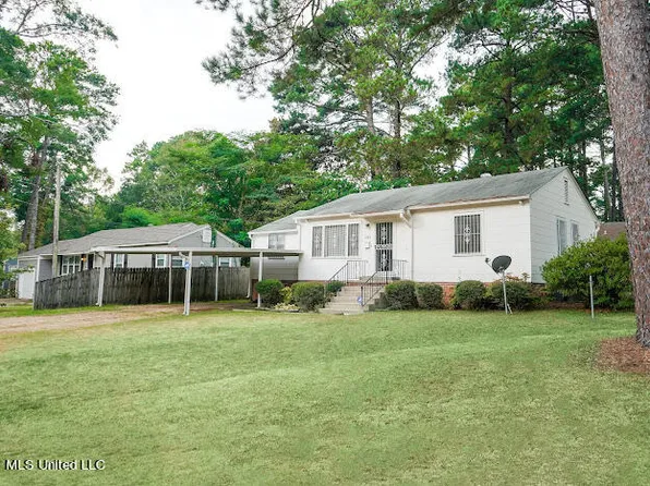 2883 Fairhill Dr, Jackson, MS 39212