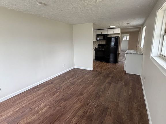 2nd image of 2167 Avalon Pl