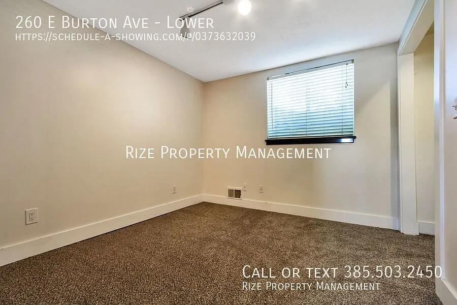 Settle In for Fall in This Charming Apartment — Photo 4