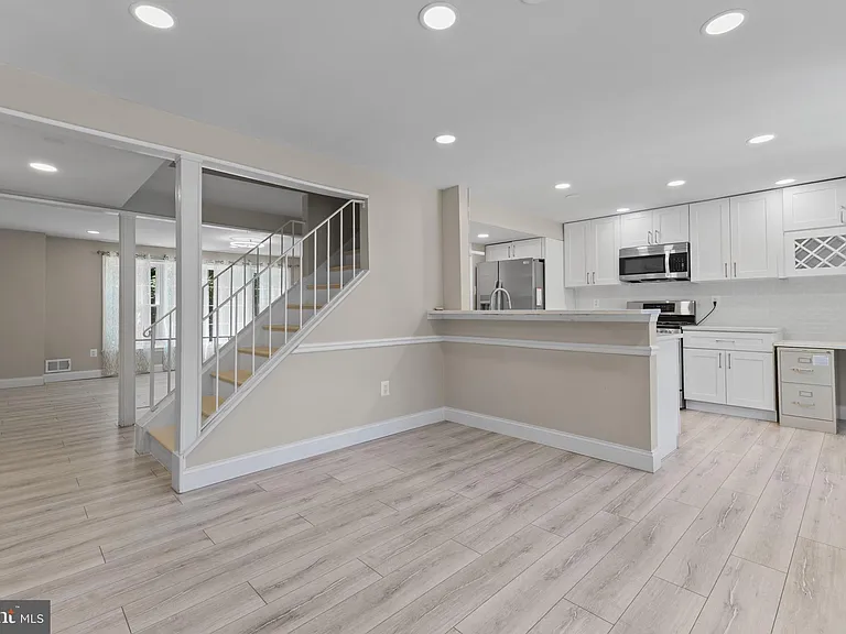 4305 Birchlake Ct — Photo 13