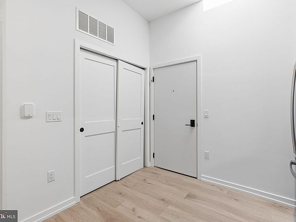 5th image of 1232 Chancellor St #2B