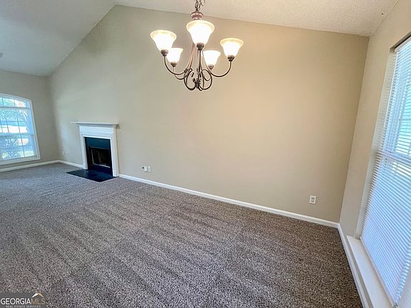 3rd image of 815 Aarons Ct