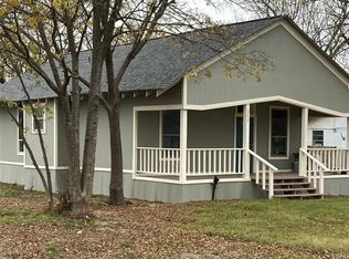 209 N 3rd St, Celeste, TX 75423