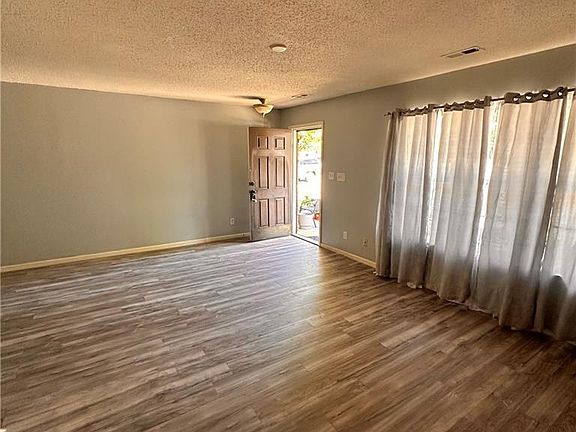 4th image of 283 Malamute Ln