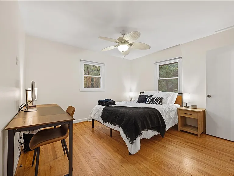 2408 Rolling Pines Ave — Photo 4