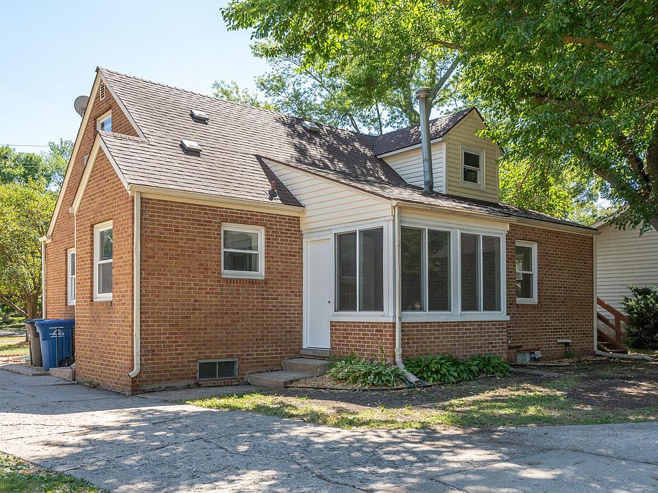 4235 Urbandale Ave, Des Moines, IA 50310 Zillow