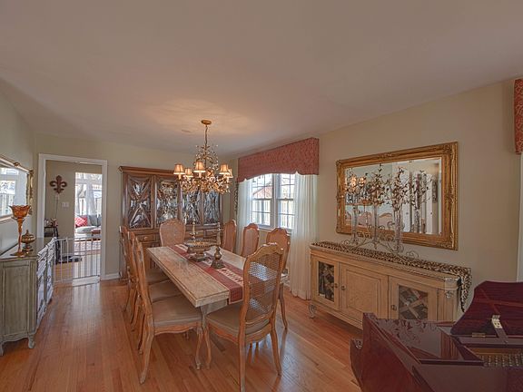 3rd image of 8426 Cherry Valley Ln