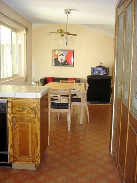 Kitche, Dining Room, Family Room!