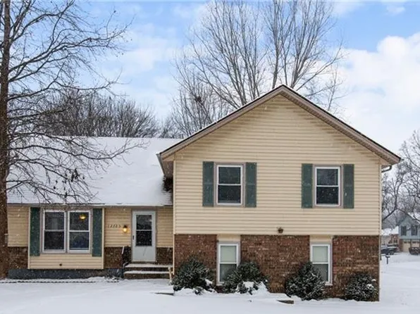 12725 W 99th Ter, Lenexa, KS 66215