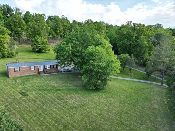 1173 Old Sessler Mill Rd, Troutville, VA 24175