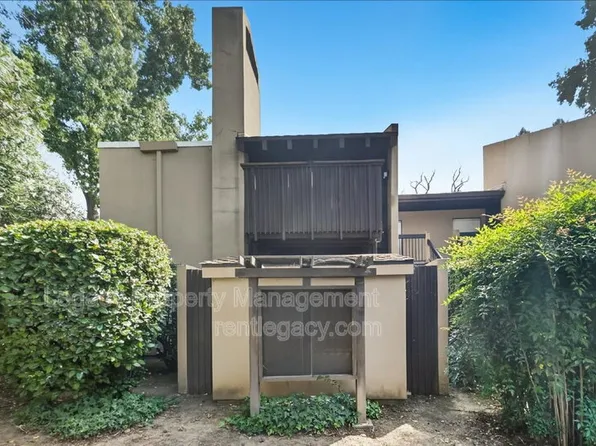 2208 Woodside Ln Unit 2, Sacramento, CA 95825