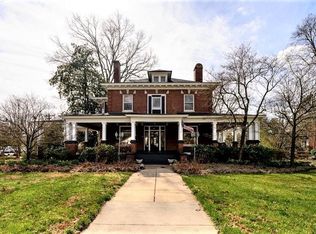 509 3rd Ave NW, Hickory, NC 28601