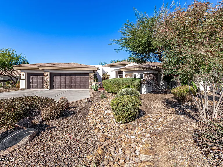 9246 W Molly Ln — Photo 1