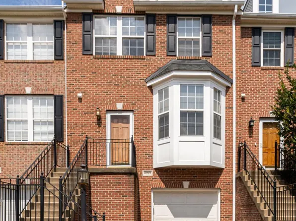 43122 Forest Edge Sq, Ashburn, VA 20148