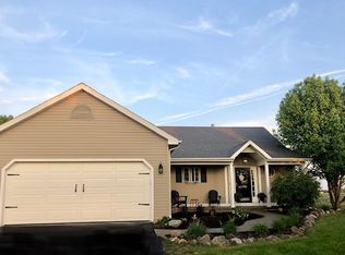 1655 Horseshoe Bend Dr, Perrysburg, OH 43551