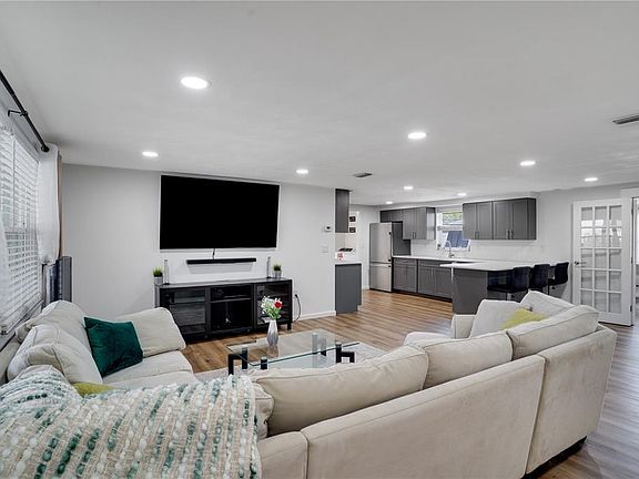5th image of 7715 Foxbloom Dr