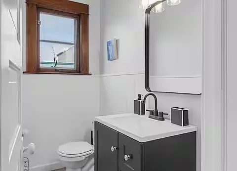 109 Carrier St NE — Photo 4