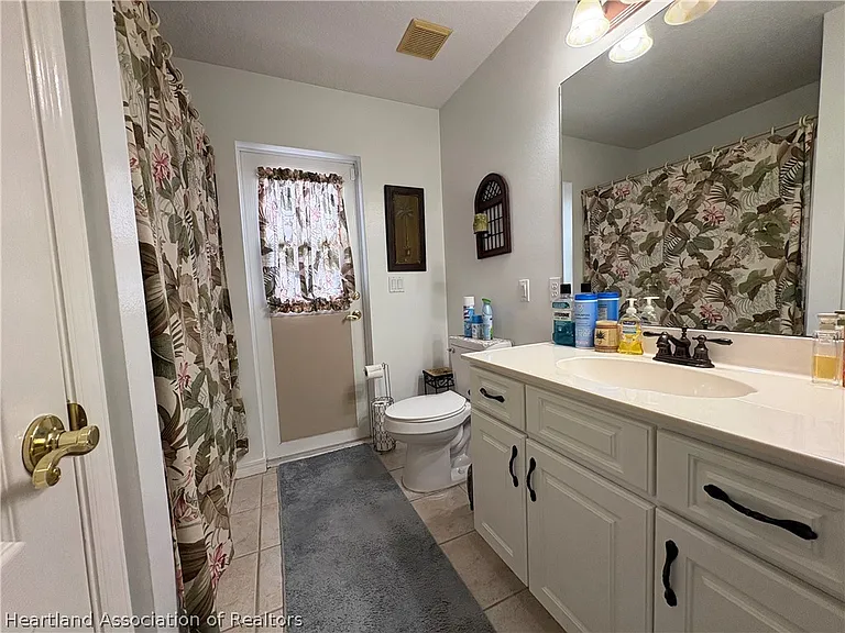 407 Maravilla Ave — Photo 14