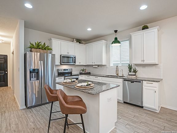 5th image of 467 Salz Way