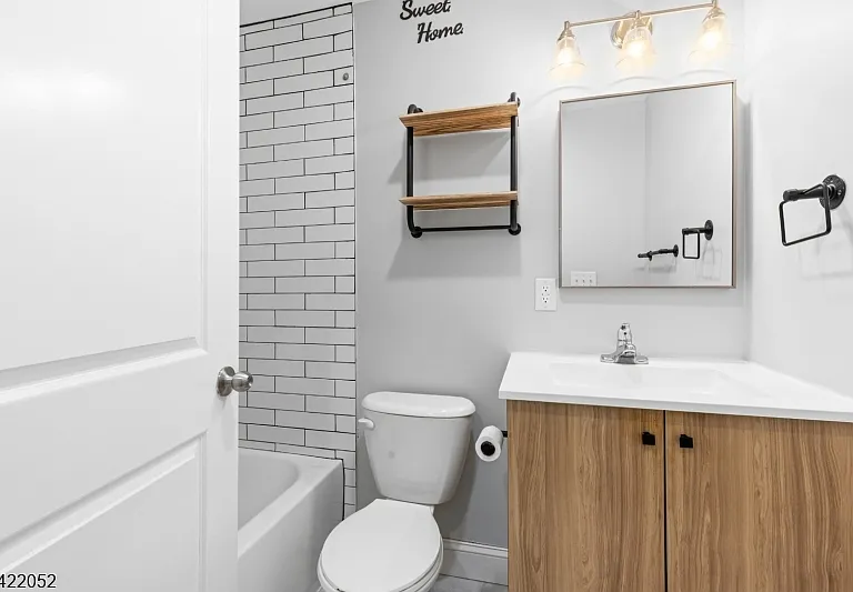 19 Shaw Ave #1 — Photo 15