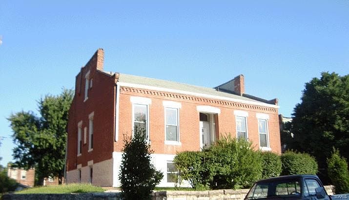2nd image of 2819 Indiana Ave