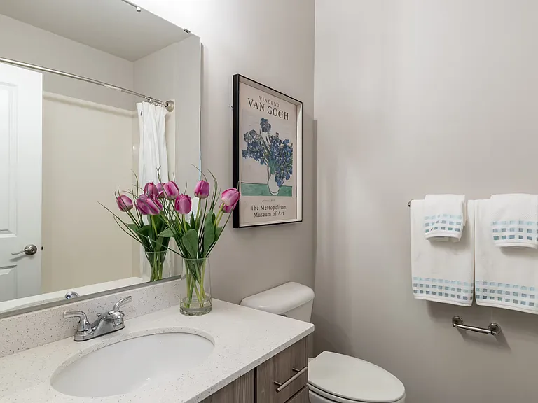Barrington Square Luxury Apartments — Photo 45