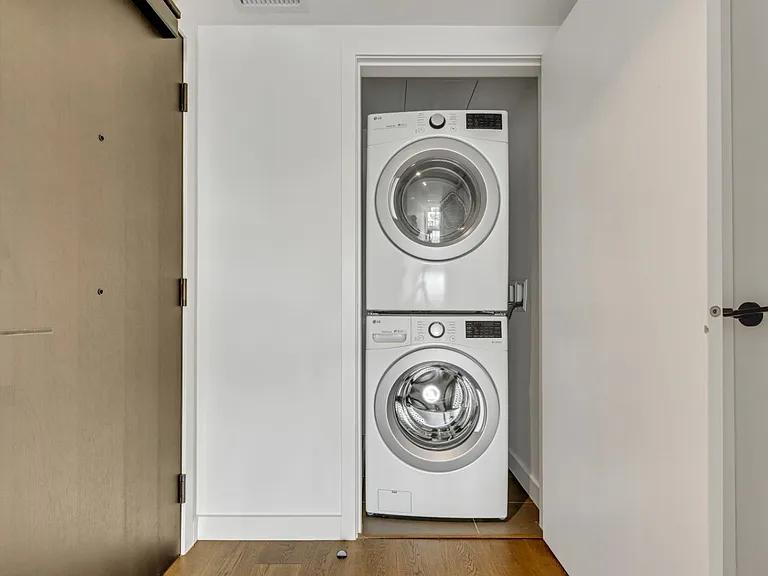 1365 Davie St #805 — Photo 17
