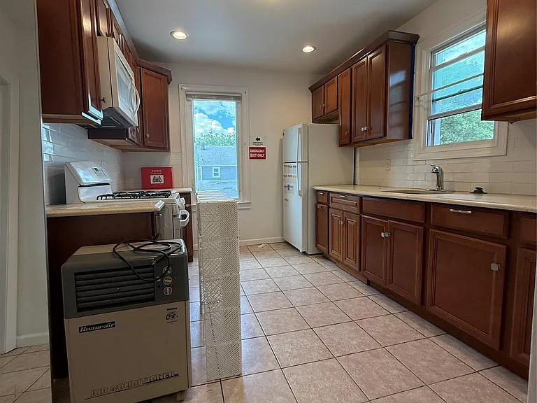 13746 Bedell St — Photo 4