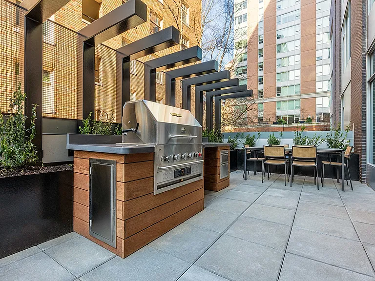Barbecue and Dining Space