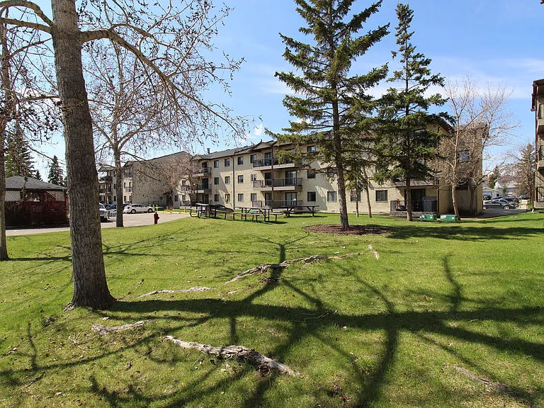 360 Falshire Dr NE — Photo 17