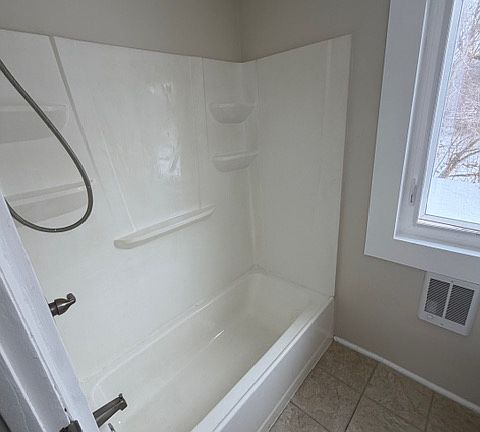 5th image of 9 Norwich Ave #5