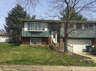 890 Division St, South Elgin, IL 60177