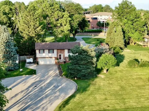 1815 Jones St, Perry, IA 50220