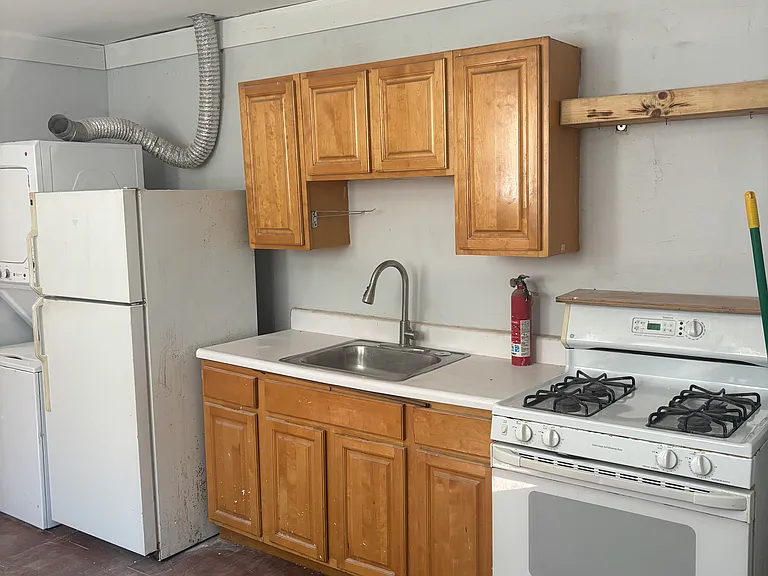 2810 Snyder Ave #1 — Photo 2