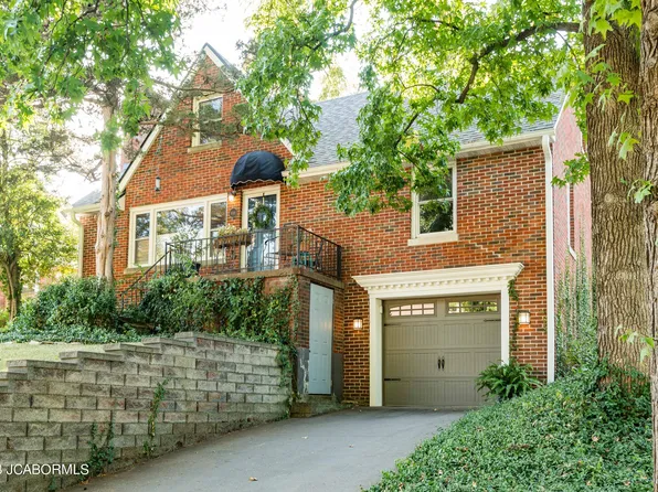 1018 Hawthorne Pkwy, Jefferson City, MO 65109