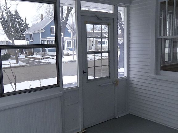 1129 Pennoyer 003