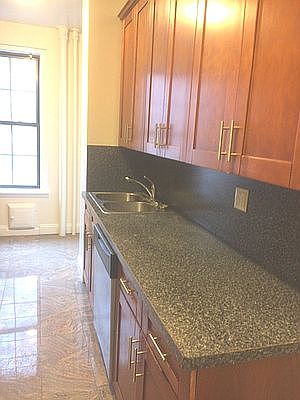 5th image of 175 W 76th St APT 5C
