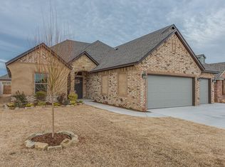 11725 SW 25th Ct, Yukon, OK 73099
