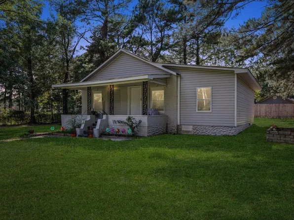 75 Roosevelt Rd, Erwin, NC 28339